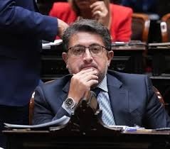 RICKY HERRERA CRUZÓ A MARTÍN MENEM TRAS LOS DICHOS VERGONZOSOS DEL LIBERTARIO SOBRE DISCAPACIDAD Y JUBILADOS 