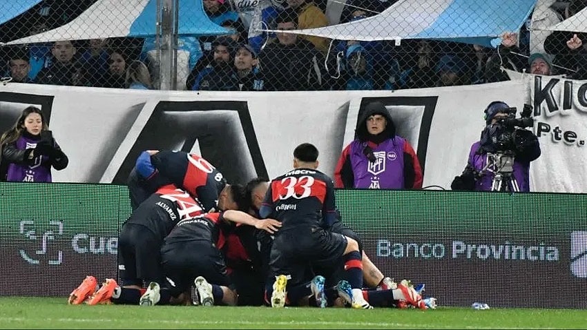 TIGRE LE DIO VUELTA EL PARTIDO A RACING EN TRES MINUTOS