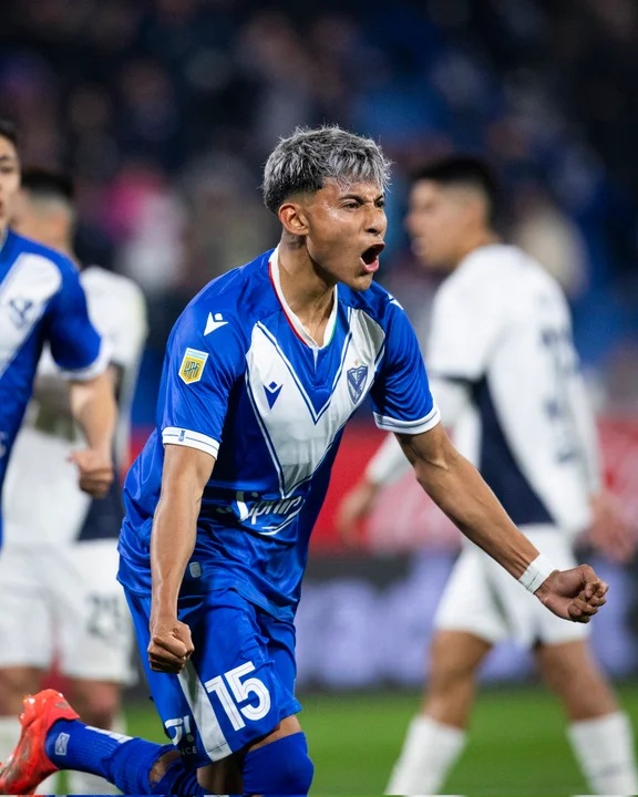 VÉLEZ LE GANÓ CON LO JUSTO A INDEPENDIENTE Y AGUDIZÓ SU CRISIS