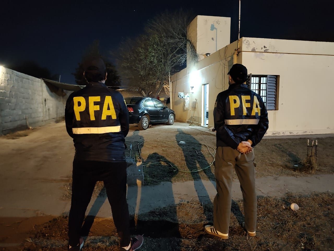 NUEVO GOLPE AL NARCOTRÁFICO EN LA CAPITAL: SECUESTRAN SUSTANCIAS Y DETIENEN A DOS PERSONAS