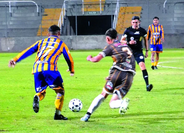 EMPATE SIN GOLES EN LA PRIMERA SEMIFINAL ENTRE DEFENSORES Y SAN FRANCISCO