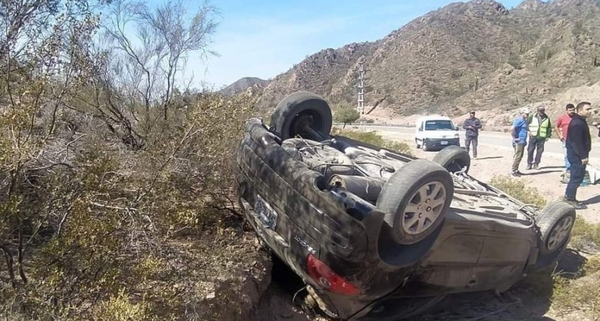 VIOLENTO VUELCO POR RUTA N°91