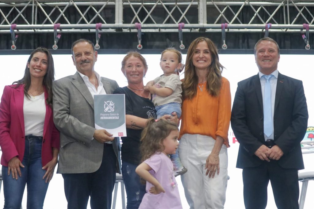 QUINTELA COMPROMETIÓ MÁS INVERSIONES PARA EL INTERIOR