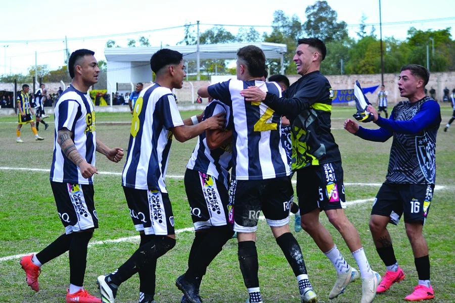 SAN VICENTE Y RACING SE METIERON EN LAS SEMIFINALES DEL TORNEO