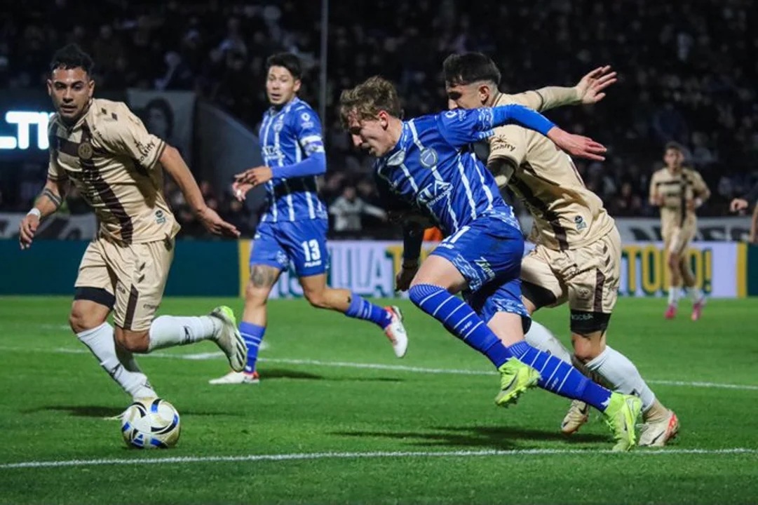 GODOY CRUZ LE GANÓ A PLATENSE Y SE ALEJÓ DEL FONDO DE LA TABLA