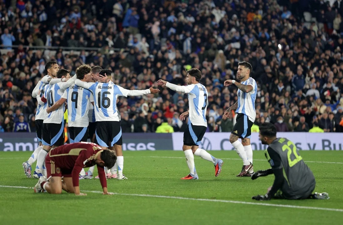 ARGENTINA GOLEÓ A VENEZUELA CON UNA ACTUACIÓN ESTELAR DE MESSI