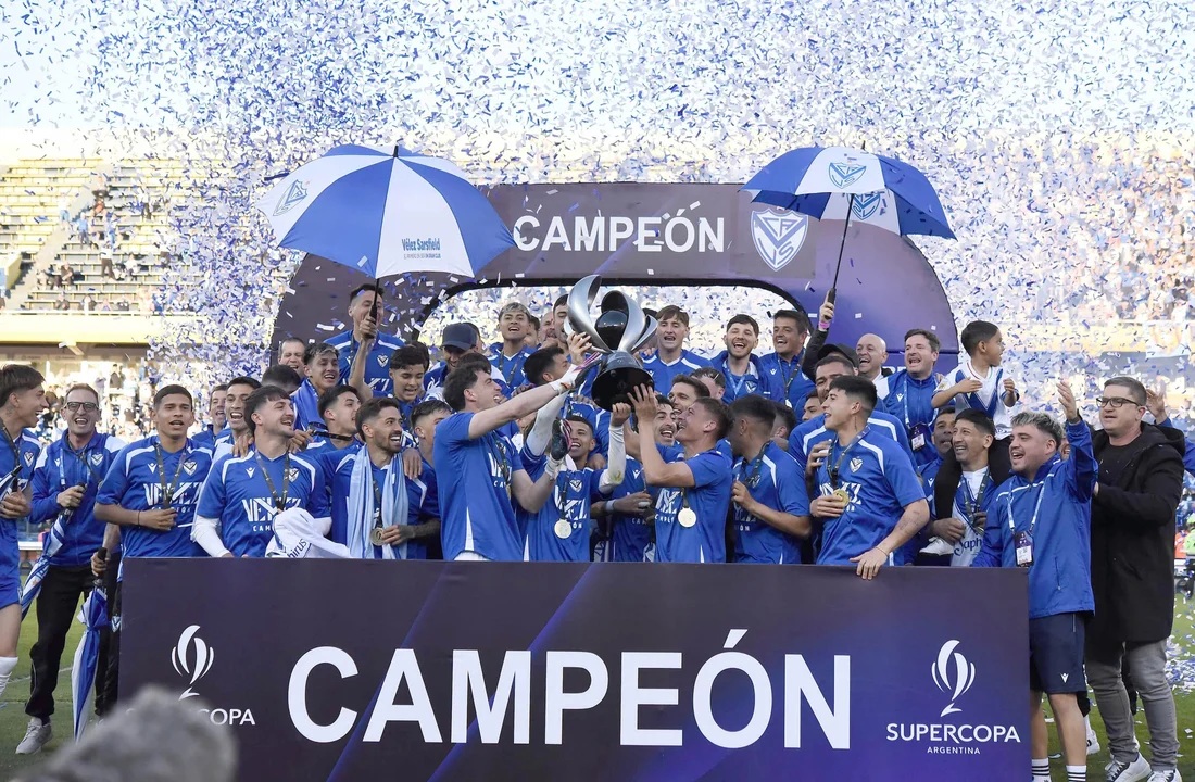   VELEZ LE GANÓ A CENTRAL CÓRDOBA Y SE CORONÓ CAMPEÓN DE LA SUPERCOPA ARGENTINA
