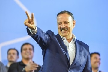 CONTUNDENTE APOYO DE RICARDO QUINTELA: 