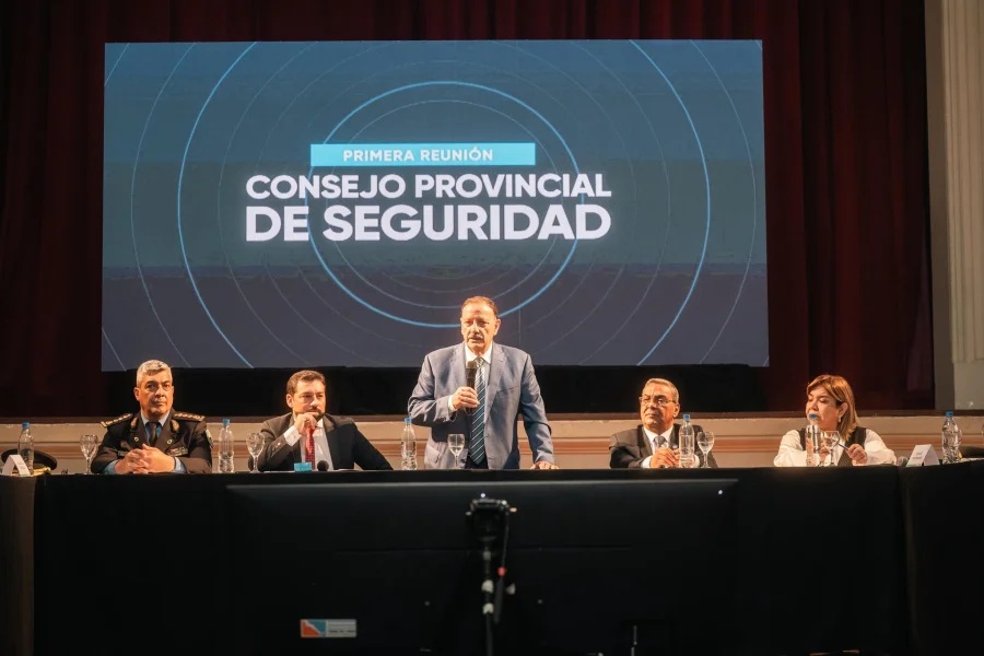 QUINTELA ENCABEZÓ LA PRIMERA REUNIÓN DEL CONSEJO PROVINCIAL DE  SEGURIDAD