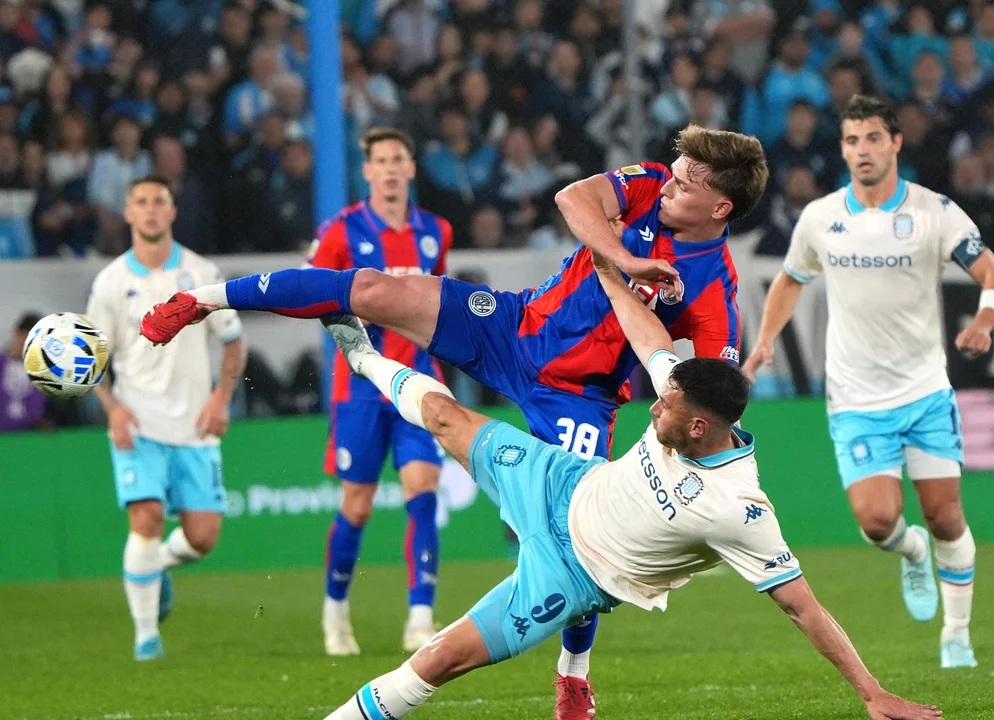 RACING LE GANÓ A SAN LORENZO Y SE ACERCA A LA ZONA DE CLASIFICACIÓN