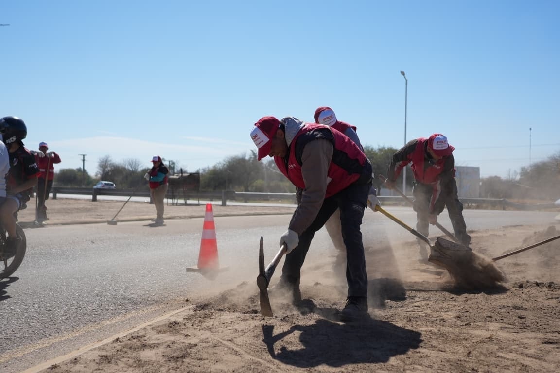LA MUNICIPALIDAD AVANZA CON LOS OPERATIVOS DE LIMPIEZA EN LA CAPITAL