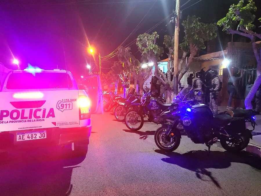 LA POLICIA DETUVO A 30 PERSONAS Y SECUESTRO 40 MOTOS EN CHILECITO