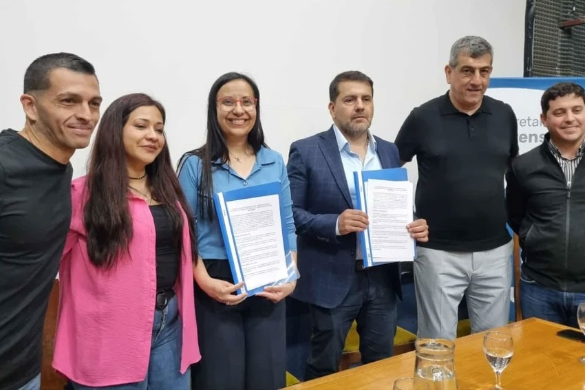 AFA Y UNLAR FIRMARON CONVENIO PARA CAPACITAR  ARBITROS