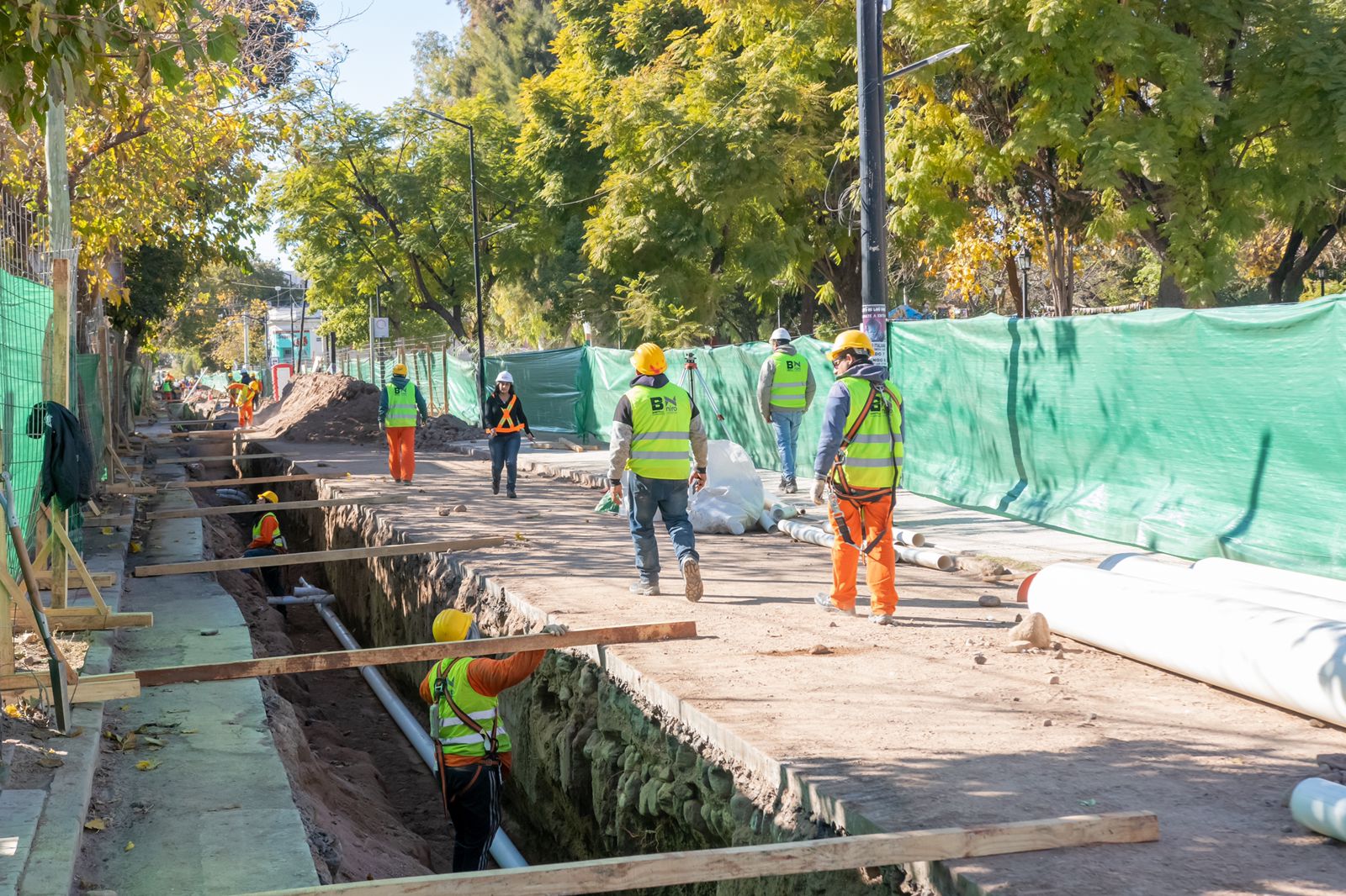 CONTINÚAN LAS TAREAS DE RENOVACIÓN URBANA EN LA CAPITAL