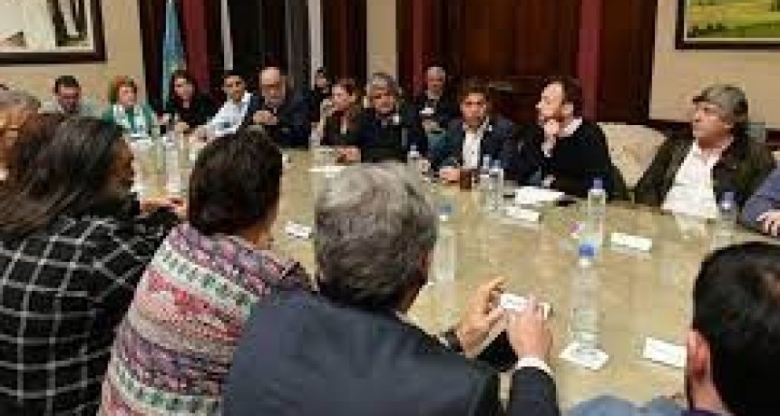 TRAS EL PEDIDO DE LOS GREMIOS, KICILLOF REABRIÓ LA PARITARIA DE ESTATALES Y EL AUMENTO INTERANUAL LLEGARÁ AL 90%