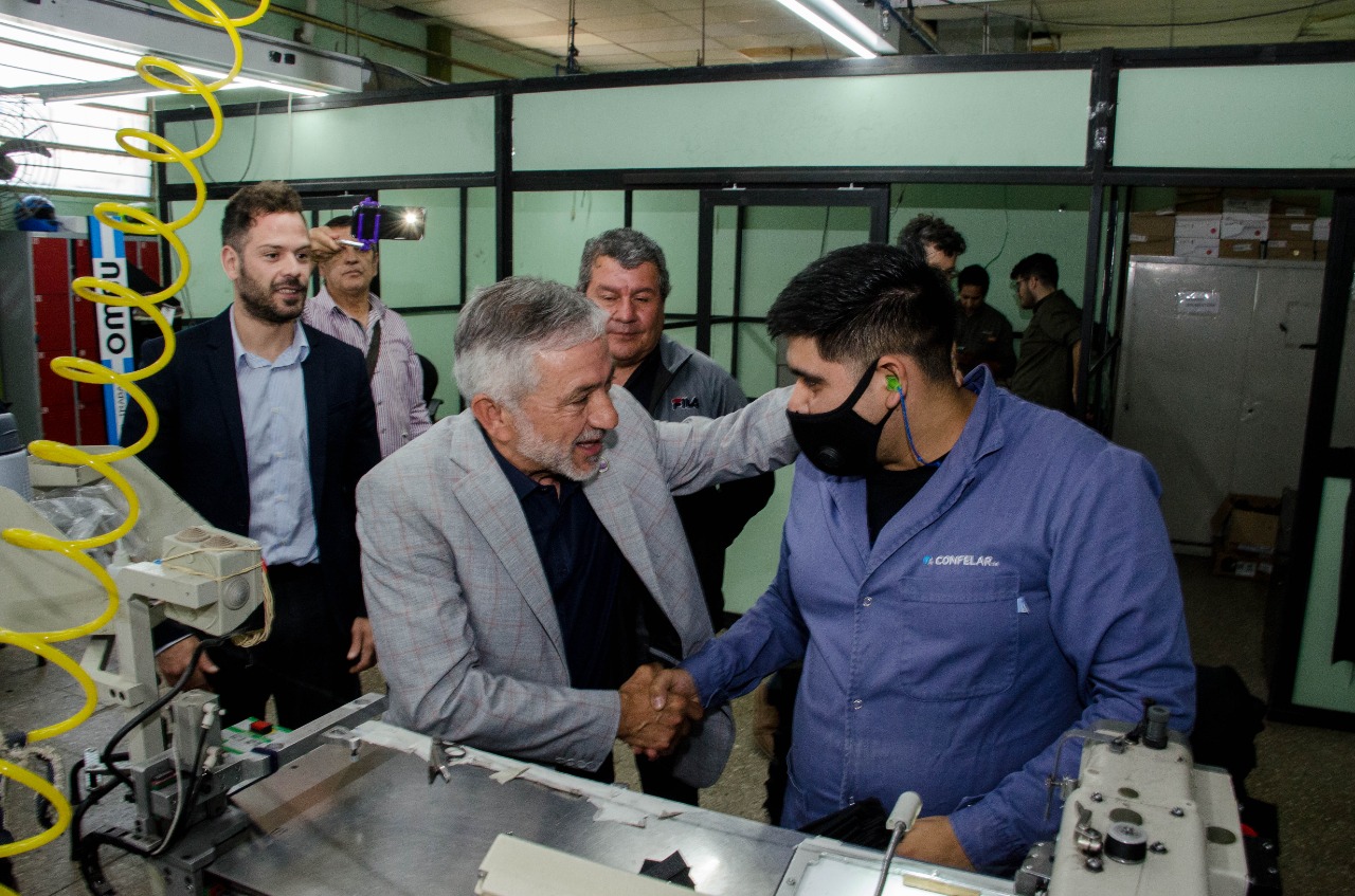 INCORPORARON A JÓVENES EN EMPRESA TEXTIL RIOJANA 