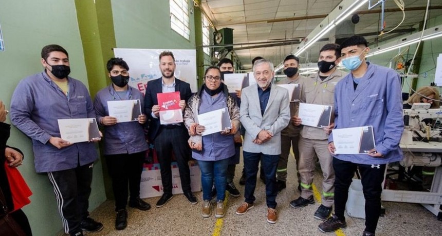 “UNA ENORME ALEGRÍA VER QUE DÍA A DÍA MÁS JÓVENES RIOJANOS PASAN DE PLANES DE EMPLEO A UN TRABAJO FORMAL” 