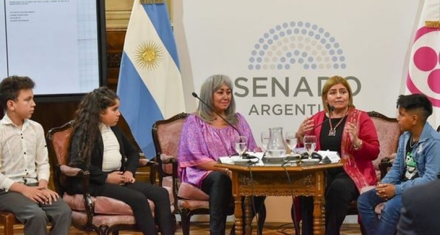 PRESENTARON EL LIBRO “CUENTOS PARA UNA CONVIVENCIA EN PAZ”