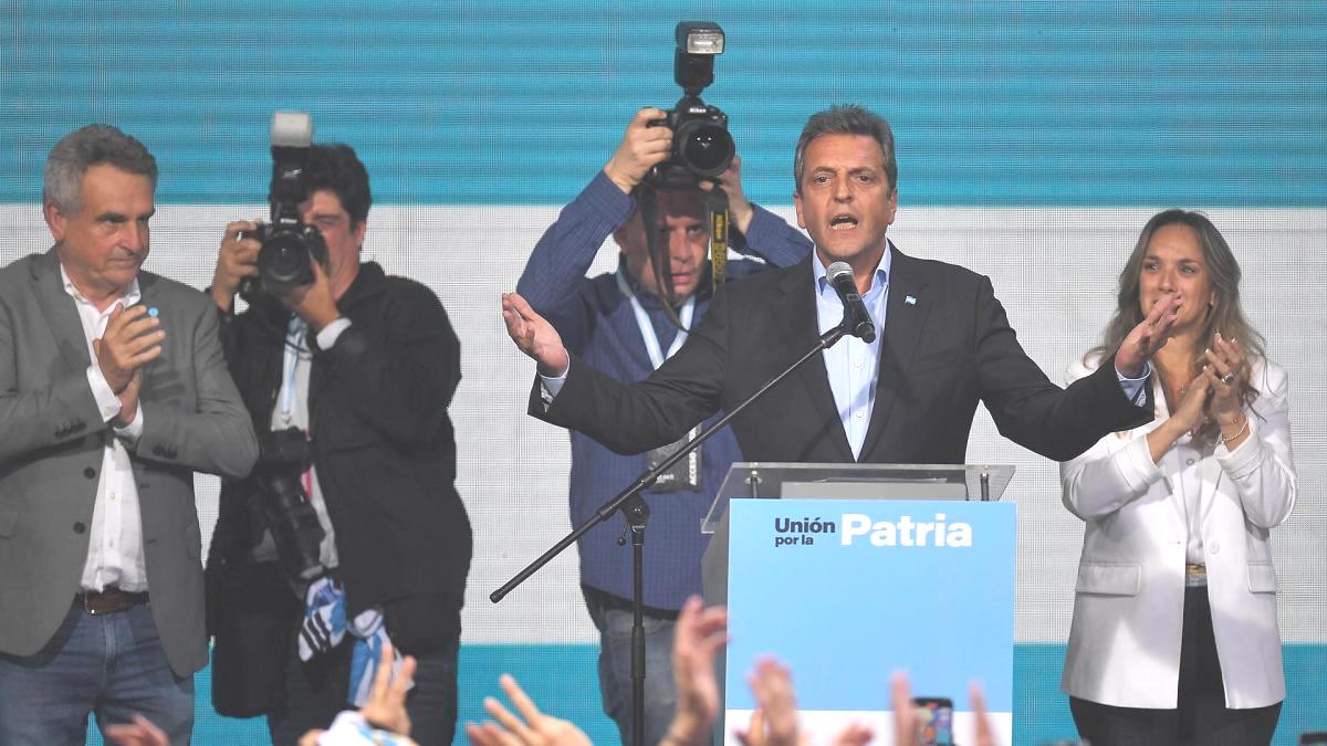 MASSA FUE EL MÁS VOTADO Y LLEGA CON CASI SIETE PUNTOS DE VENTAJA AL BALOTAJE CON MILEI