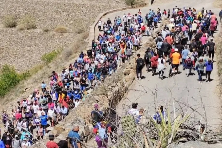 MILES DE FIELES ACOMPAÑARON A LA VIRGEN INDIA A LA CAPITAL