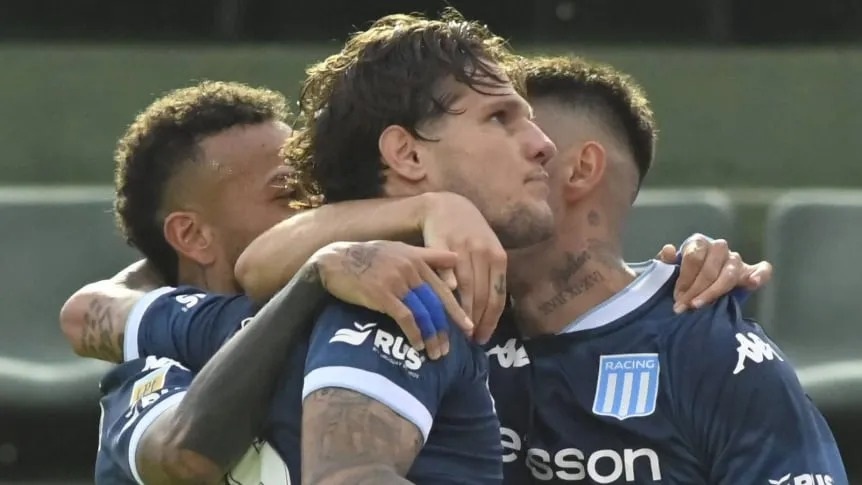 RACING DERROTÓ A BANFIELD Y SUEÑA CON METERSE EN LOS PLAYOFF