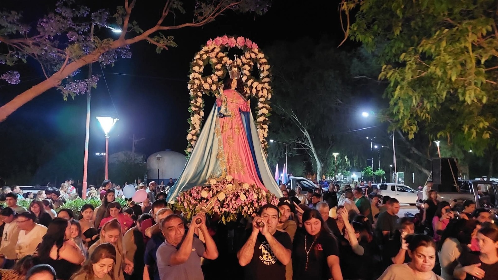 UNA MULTITUD DEMOSTRÓ SU FE A LA VIRGEN DE POLCO