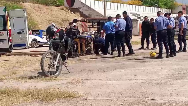 OPERARIO DE EDELAR CAYÓ DE UN POSTE Y SUFRIÓ FRACTURAS