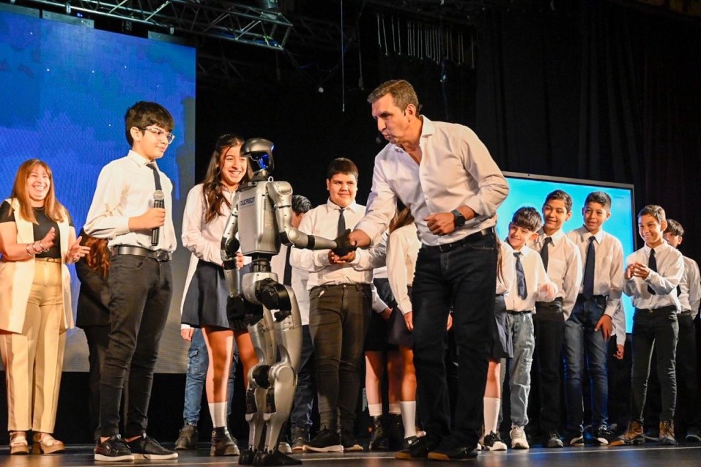 CULMINA EL PRIMER CONGRESO DE INTELIGENCIA ARTIFICIAL Y EDUCACIÓN