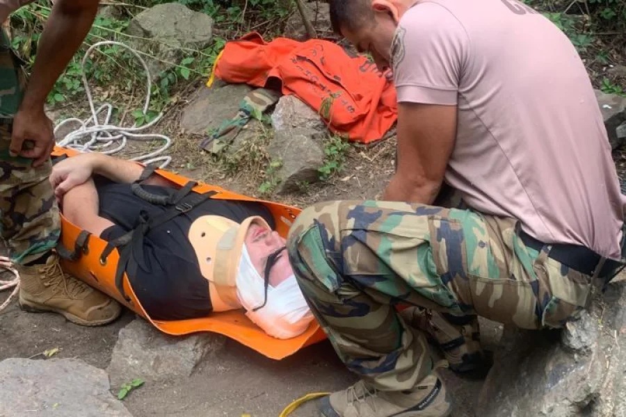 EL CAPE RESCATÓ A UN SENDERISTA HERIDO DESDE LA CASCADA DE SAURRAL