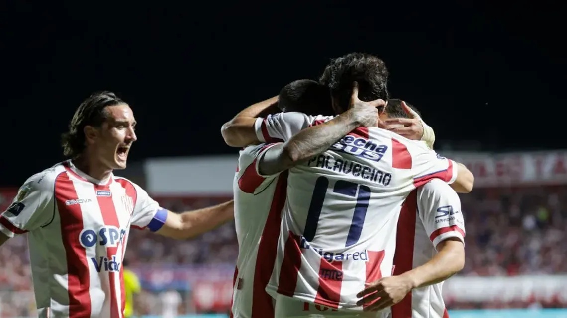 UNIÓN GOLEÓ A DEFENSA Y JUSTICIA Y ES ESCOLTA EN LA ZONA A