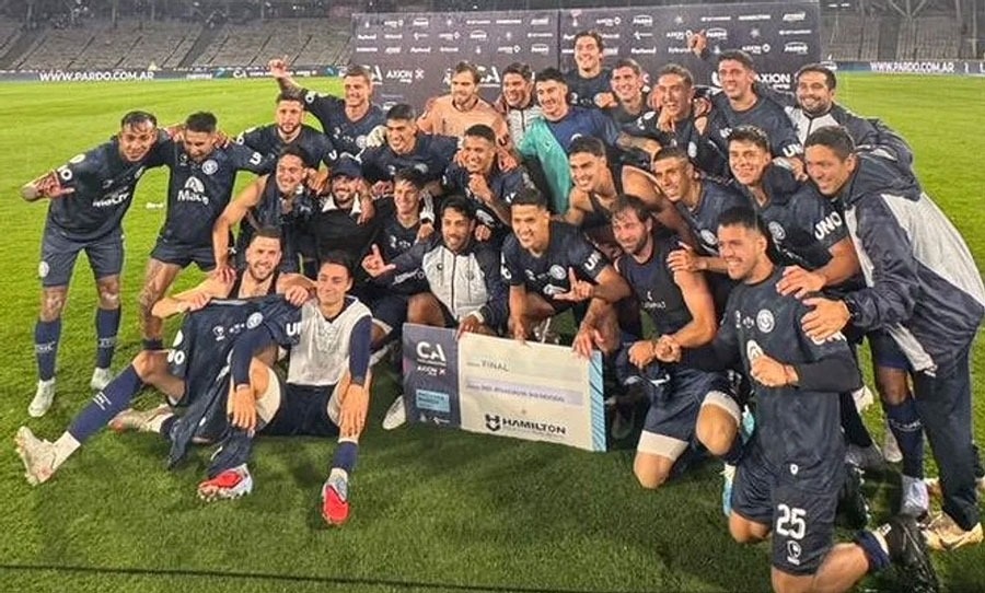 INDEPENDIENTE DE RIVADAVIA VENCIÓ A RIVER POR PENALES Y ES FINALISTA DE LA COPA ARGENTINA