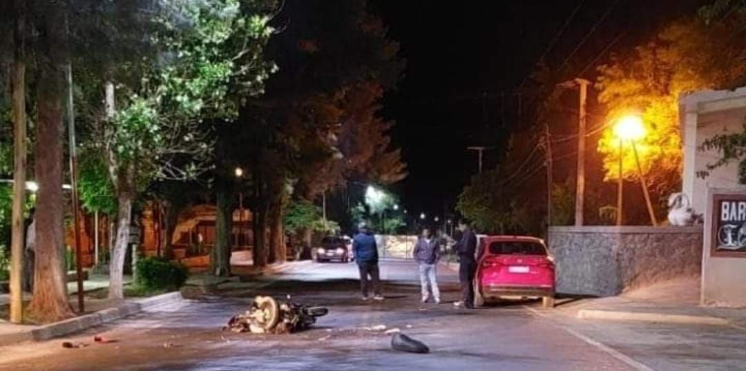 JOVEN MOTOCICLISTA SUFRIÓ FRACTURAS TRAS FUERTE CHOQUE CON UN AUTO EN LOS SAUCES
