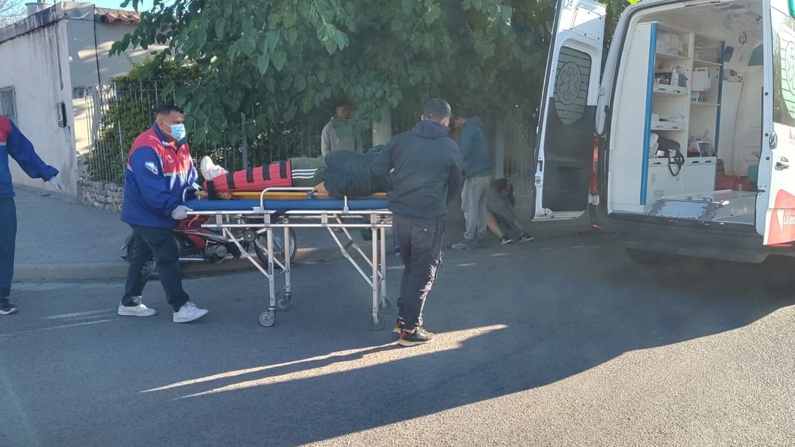 SINIESTRO VIAL DEJÓ A UNA MUJER CON FRACTURAS EN EL BARRIO 3 DE FEBRERO