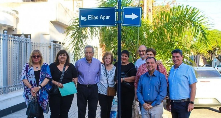 HOMENAJE A UN VECINO QUE SUPO TRABAJAR POR LA PROVINCIA 